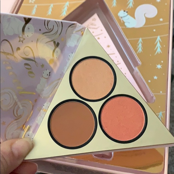 Too Faced Under the Christmas Tree Palette Mascara - Picture 4 of 6